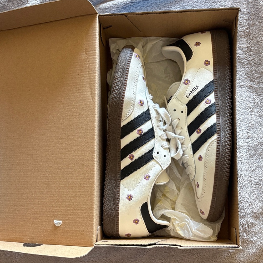 adidas women’s Samba OG Sneakers in White, Black and Purple Floral - Picture 8 of 9